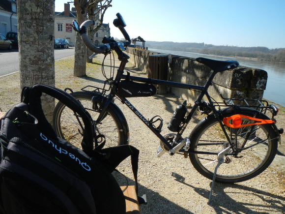 Pause à Bréhémont avant de s'en retourner