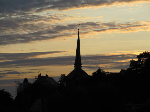 Église de Saumur à l'aube