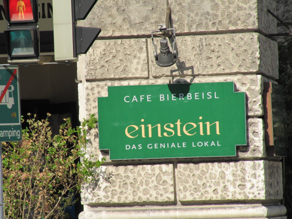 Einstein, Das Geniale Lokal