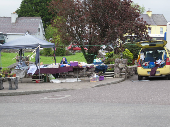 Oups... je n'ai vu la bonne soeur qu'après avoir pris la photo :-)