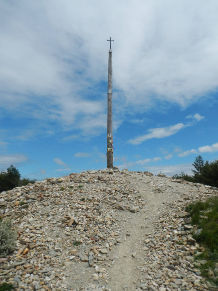 La croix de fer (« Cruz de Ferro »), près du col de Foncebadón