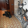 Vélo garé dans le hall de l'hôtel