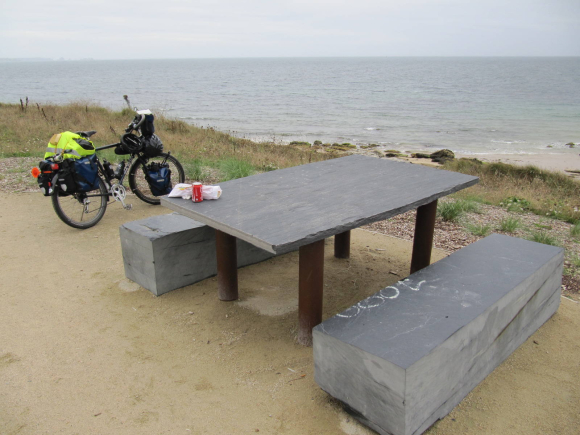 Déjeuner à la plage de Trégana