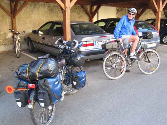 Mon père m'accompagne jusqu'à Bouhet