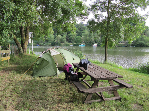 Bivouac face à Pruillé...