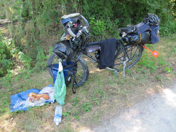 Pause déjeuner vers Channay-sur-Lathan