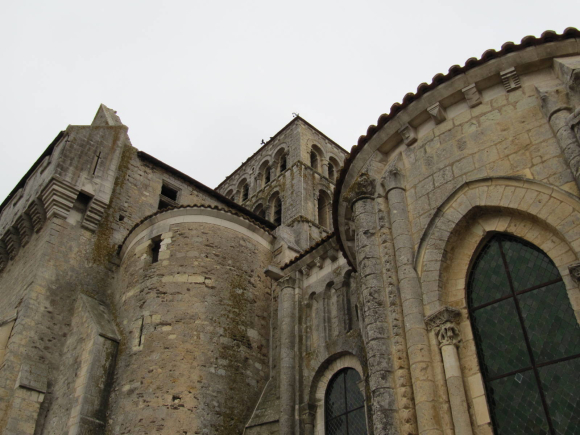Église abbatiale de St-Jouin-de-Marnes