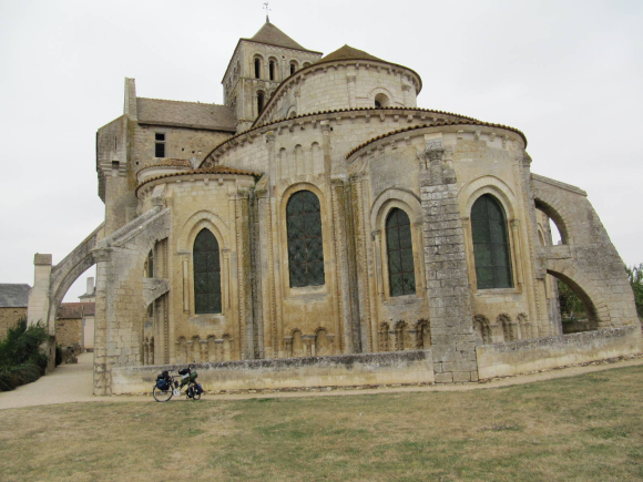 Église abbatiale de St-Jouin-de-Marnes