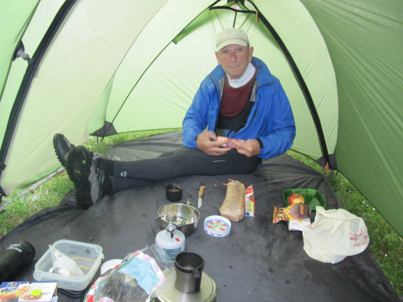 Petit déjeuner sous la tente